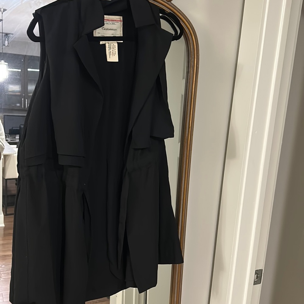 Anthropologie black vest M